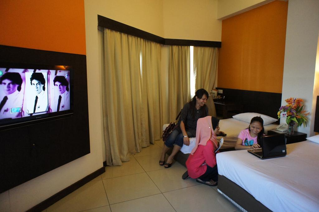 Meldrum Hotel Johor Bahru Exterior foto