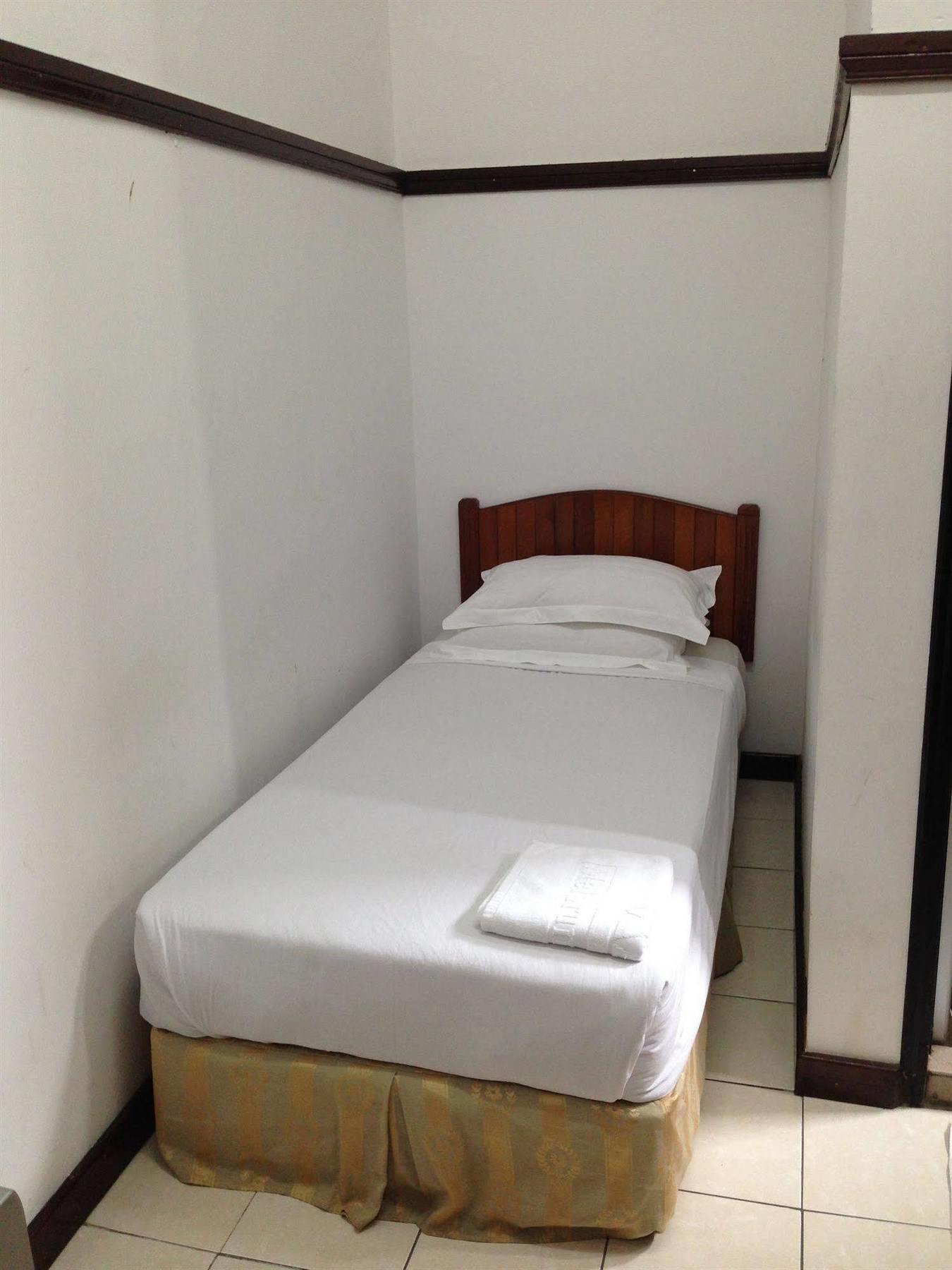 Meldrum Hotel Johor Bahru Exterior foto